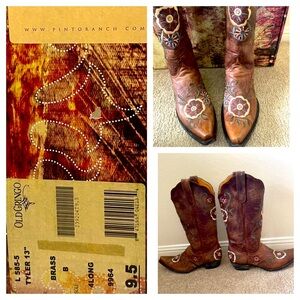 Yeehaw! Grab yourself a pair of gal’s Old Gringo cowboy boots. Saddle up!